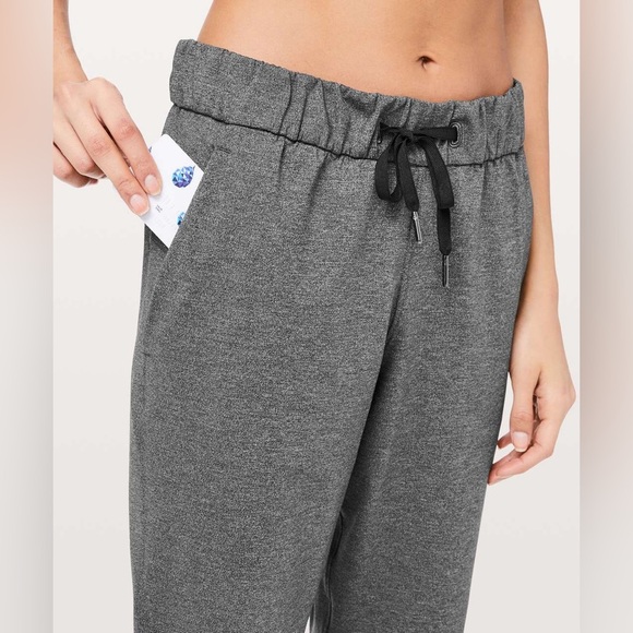 Lululemon On The Fly Pant *27" | Color: Heathered Black | Like New!!🖤🖤🩶🩶 - Picture 6 of 8
